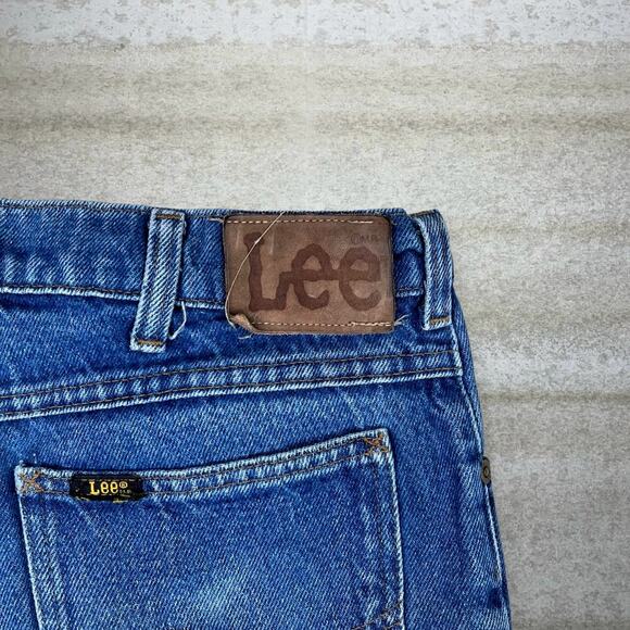 Vintage Lee MR Jeans Medium Wash Denim Straight Fit Made in USA Tan Logo Tab 90s - Picture 4 of 6